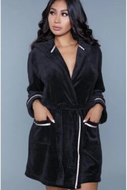 Fluffy Two Pocket Short Robe